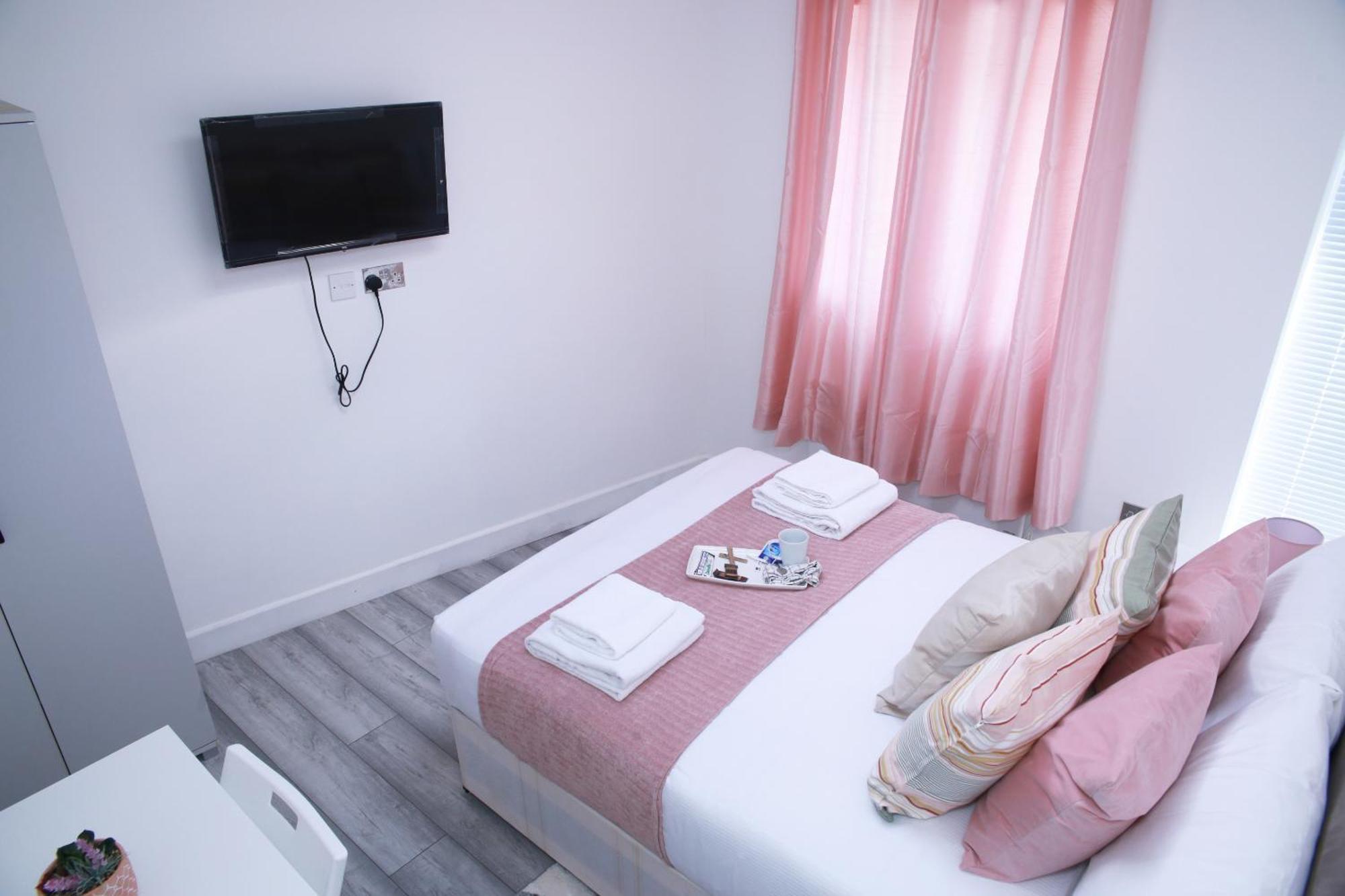 Harrow Luxury Flat With Free Parking. Apartment Londra Exterior foto
