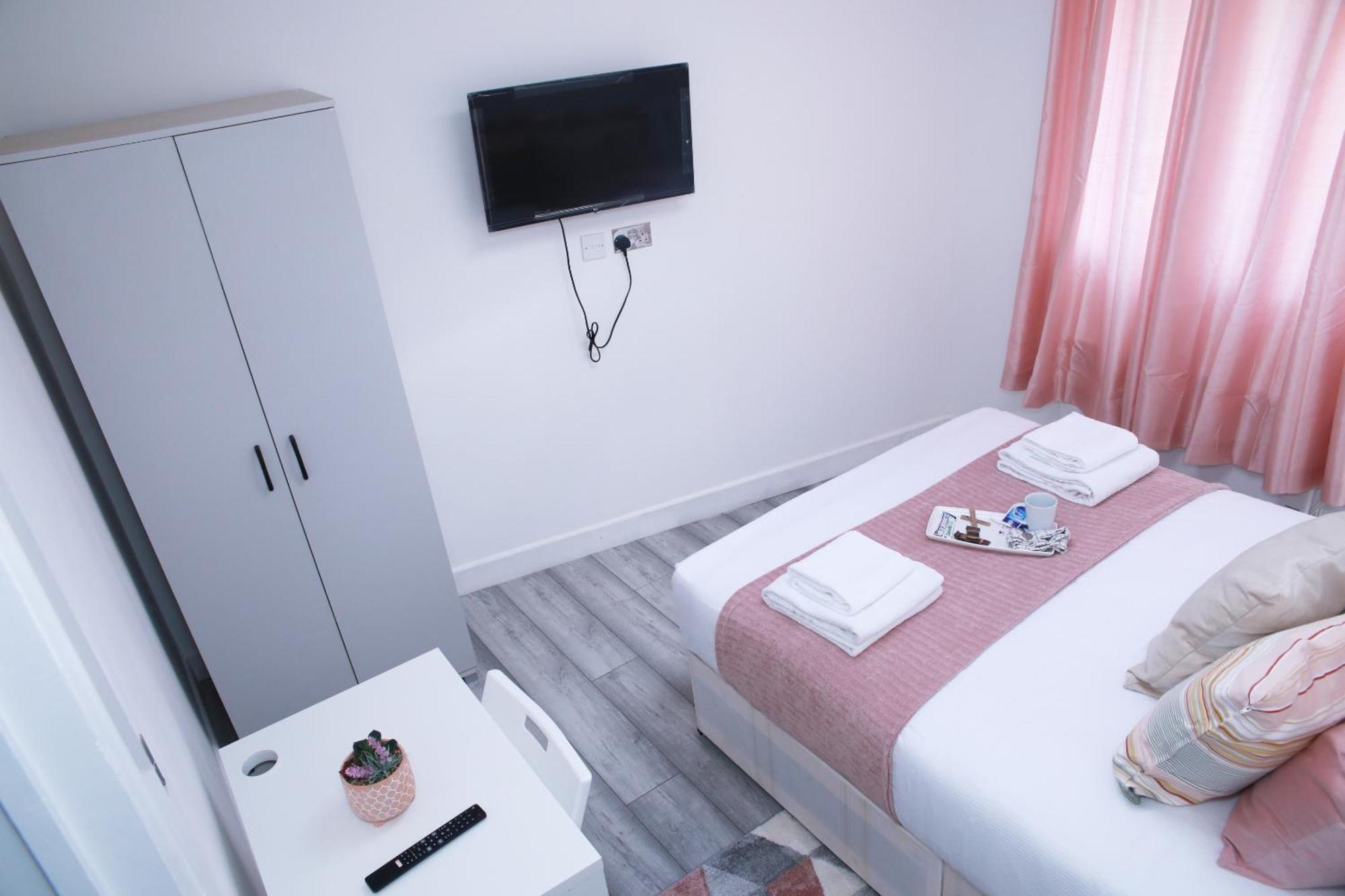 Harrow Luxury Flat With Free Parking. Apartment Londra Exterior foto