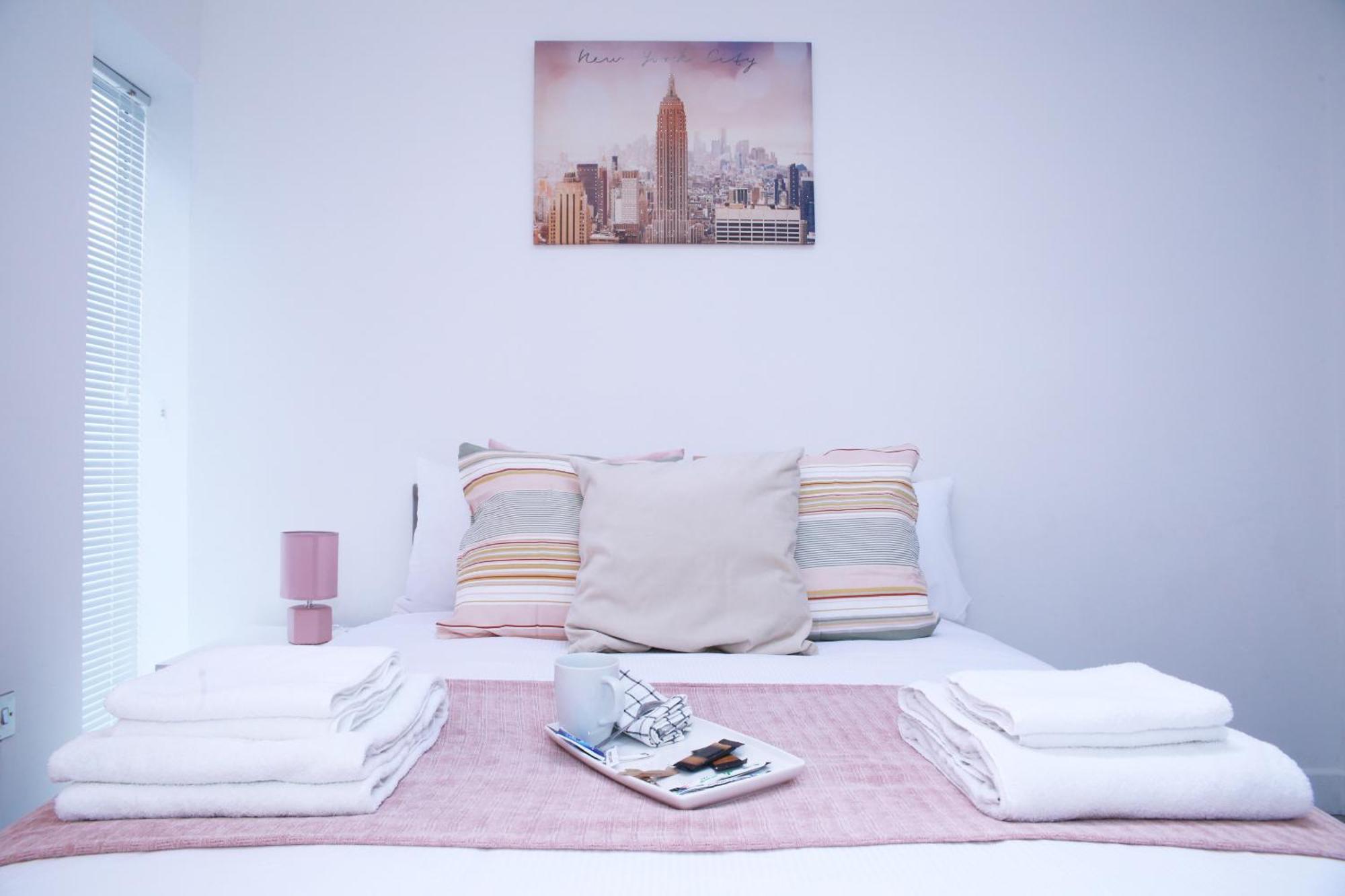 Harrow Luxury Flat With Free Parking. Apartment Londra Exterior foto